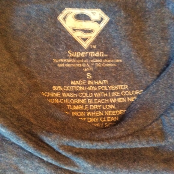 Superman t-shirt size small - Picture 4 of 4